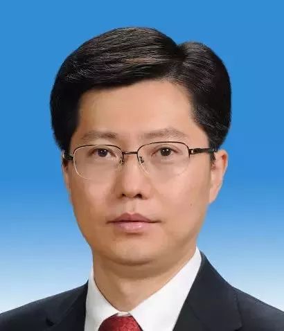 經(jīng)濟(jì)最強(qiáng)地級市迎來最年輕副市長，城市繁榮與青年力量的融合，經(jīng)濟(jì)最強(qiáng)地級市迎新晉年輕副市長，城市繁榮與青年力量共融發(fā)展