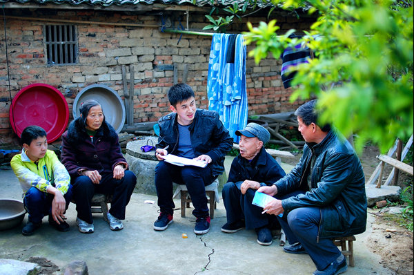 大學(xué)生村官最新消息，新時(shí)代農(nóng)村振興的重要力量，新時(shí)代農(nóng)村振興的關(guān)鍵力量，大學(xué)生村官最新動(dòng)態(tài)報(bào)道