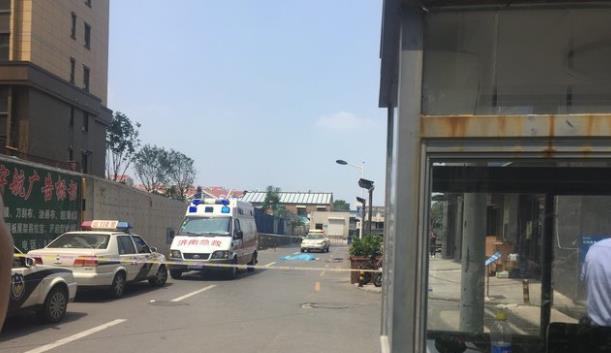 一學(xué)校保安阻止救護(hù)車進(jìn)校，事件背后的反思與啟示，學(xué)校保安阻止救護(hù)車進(jìn)校事件，反思與啟示