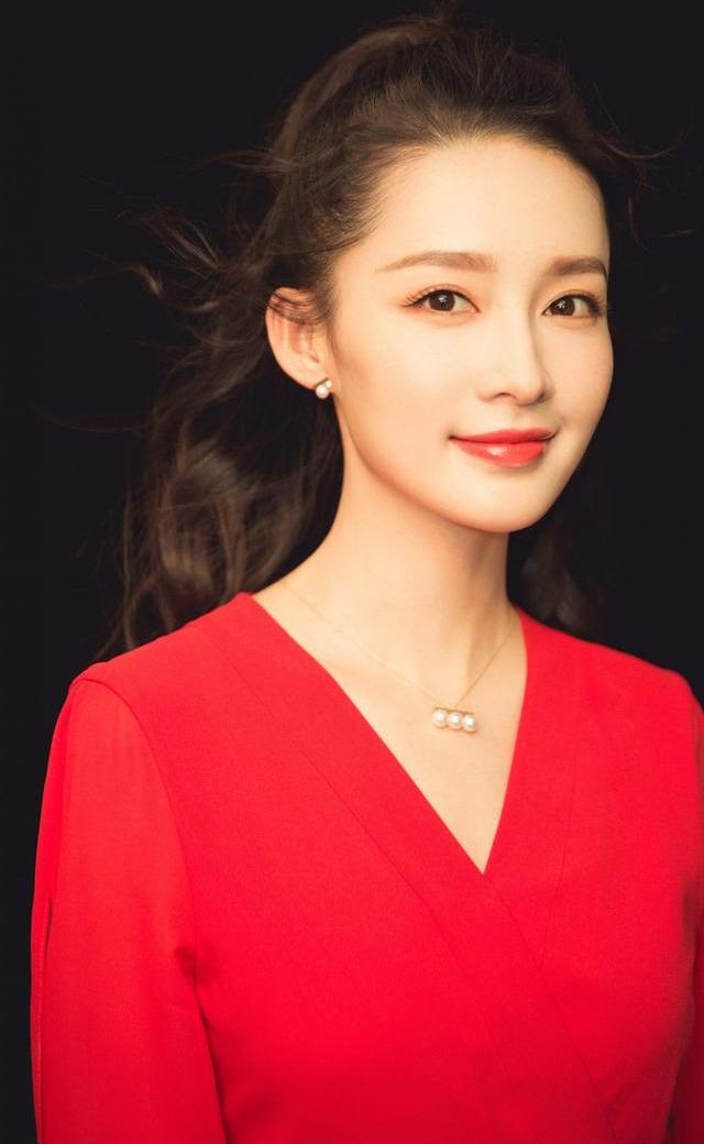 整容臉老了的樣子，深度探討與圖片解析，深度解析整容臉老化現(xiàn)象，特征與圖片解析探討